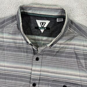VISSLA Mens Medium Button Down Short Sleeve Shirt Striped Gray Casual Preppy EUC